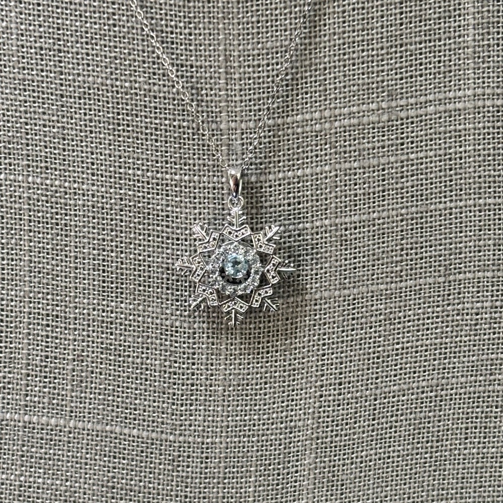 Belk Sterling Silver and Aquamarine Snowflake Necklace | NEW in box - Picture 8 of 8